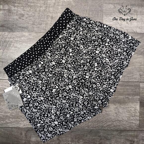 BeBop Lightweight Floral Shorts Size L - Picture 5 of 5